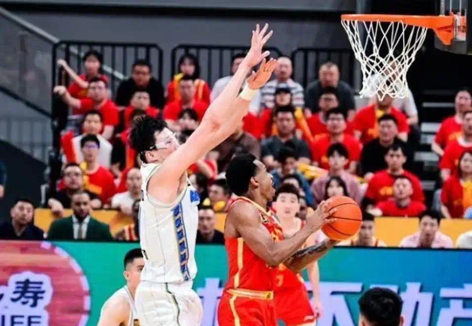 关于关键球员：张伟全场砍下30+，成为比赛最大亮点！的信息