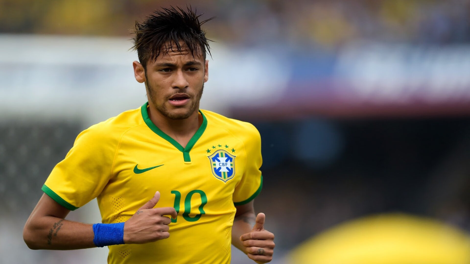 开云官方-_赛场边缘：运动员的趣味小插曲_，赛场上运动员之歌